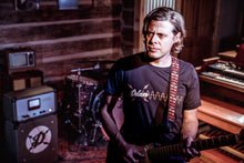 Load image into Gallery viewer, Deluxe Amplification - Wave Tee