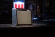Load image into Gallery viewer, Ryman '61-'63 Deluxe Amplification 6G2 Barnwood