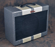 Load image into Gallery viewer, "'59 Tweed" Deluxe Amplification Handwired 5e3 Guitar Amplifier -SILVER/WHITE Sparkle